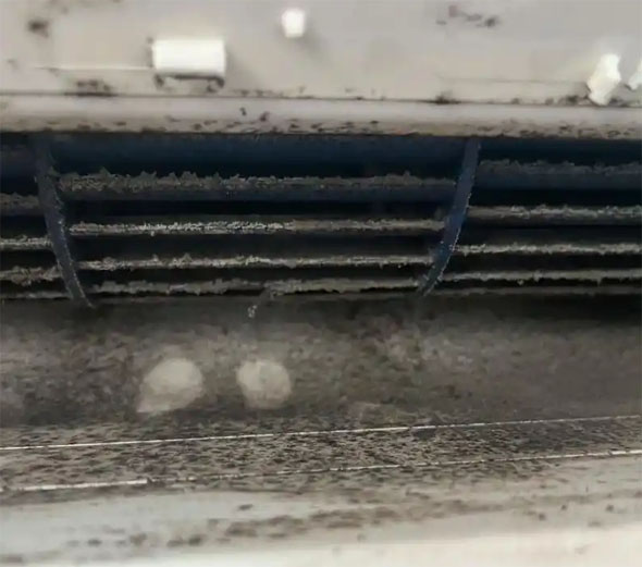 正蓝旗空调吹的风有股烧焦味是怎么回事